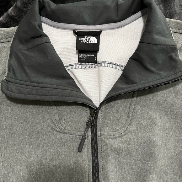 🆕 The North Face Ladies Tech Stretch Soft Shell Jacket - Medium Heather Grey - Picture 10 of 13